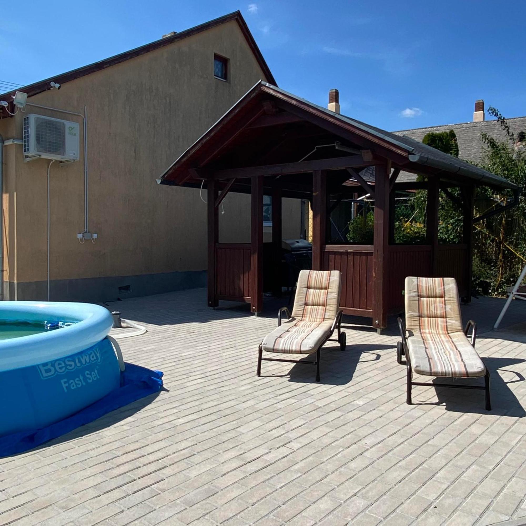 Perla Vendeghaz Igal Apartment Bagian luar foto